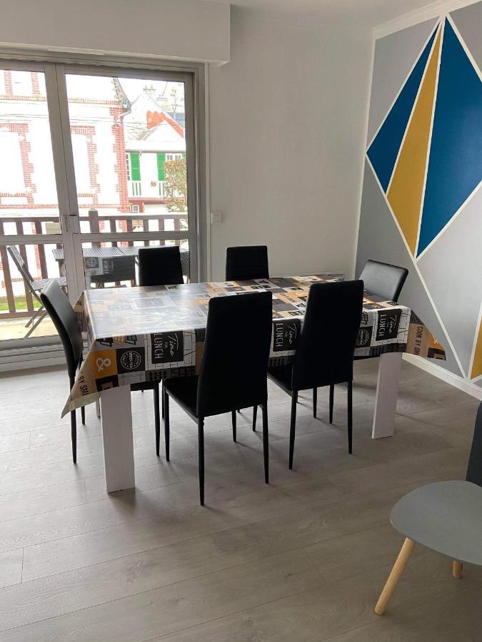 Cabourg Centre, Appartement Pour 4 Personnes A 100M De La Mer Exterior photo